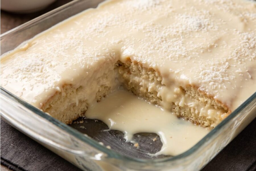 Bolo de leite condensado com coco